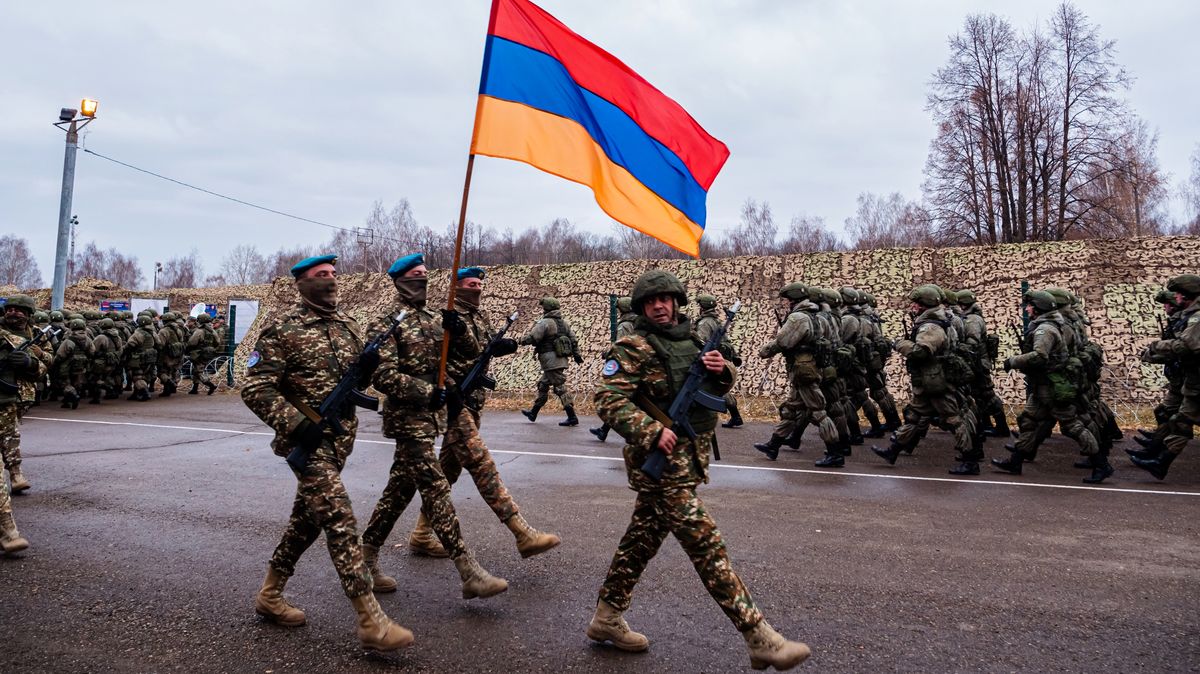 Američtí vojáci budou cvičit Rusku za humny. Arménie se odklání od Moskvy